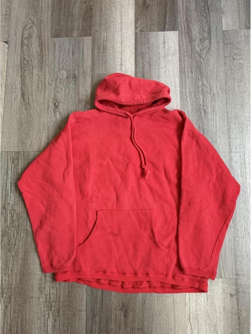Vintage 90s Red Marlboro Country Store cotton & polyester hoodie in XL #country